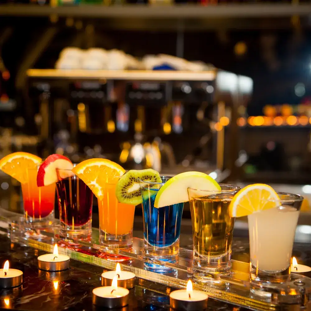 Bar de coctelería premium – control de stock nocturno y branding digital