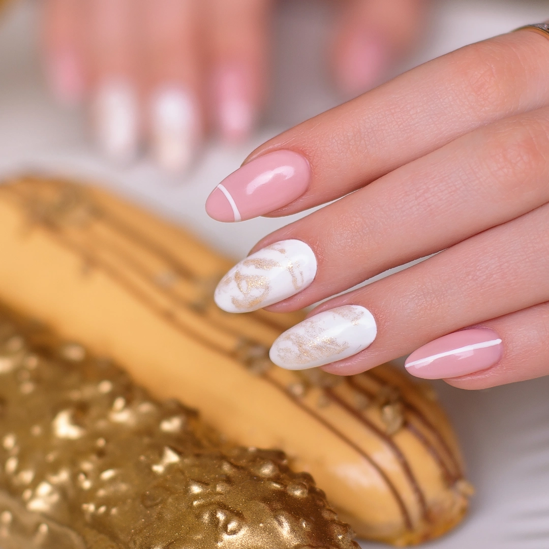 Moderniza tu barbería de autor con una agenda optimizada y el asistente Charlie 24/7. Potencia tu branding urbano mediante Instagram de alto impacto (fades y barbas), videos impactantes y SEO local. Al diferenciarte como especialista frente a peluquerías genéricas, construyes una comunidad fiel y una operación profesional que garantiza distinción visual y recurrencia mensual.